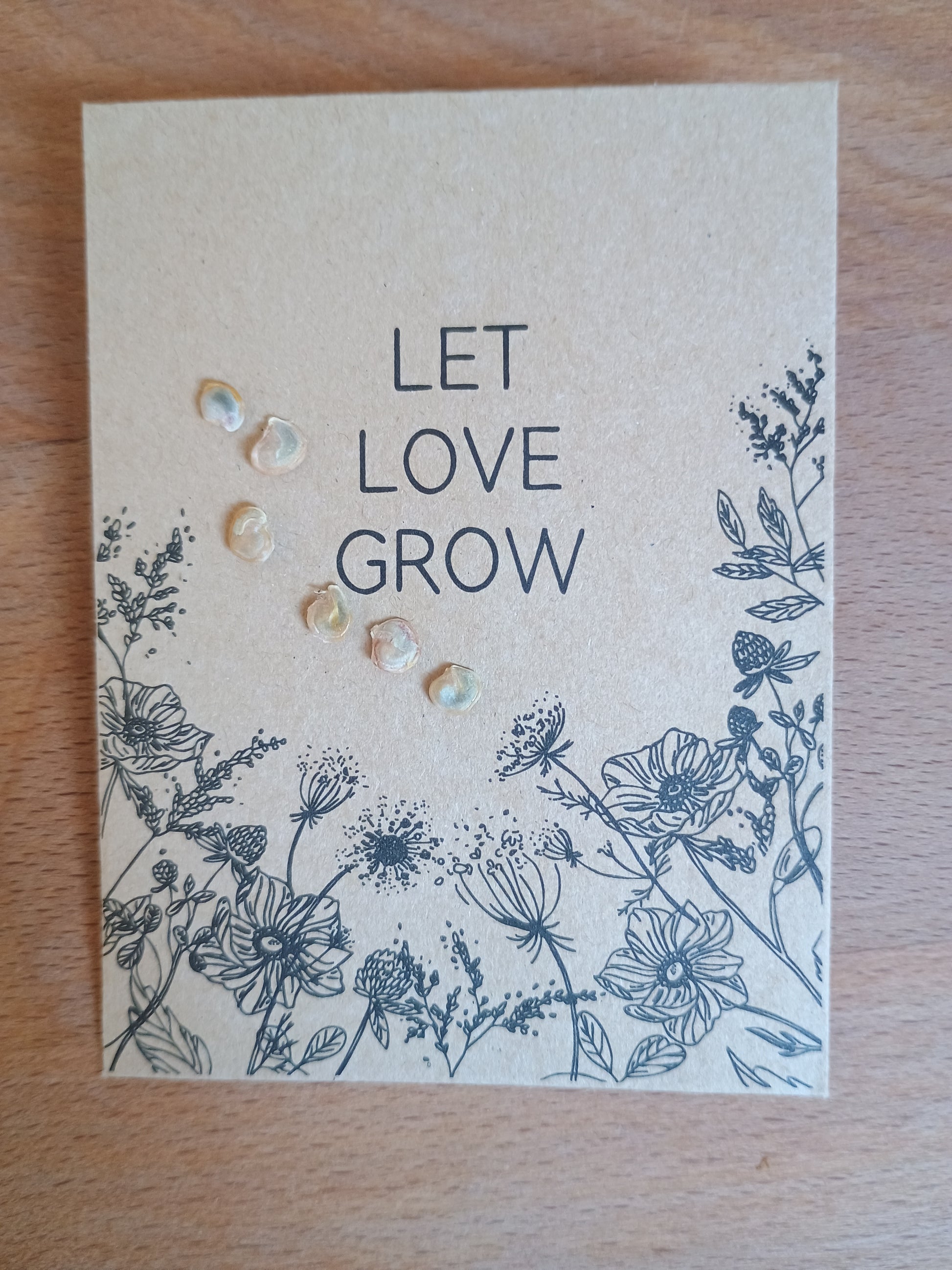 Feste, rundliche, gelblich-beige Kaktusfeigen-Samen